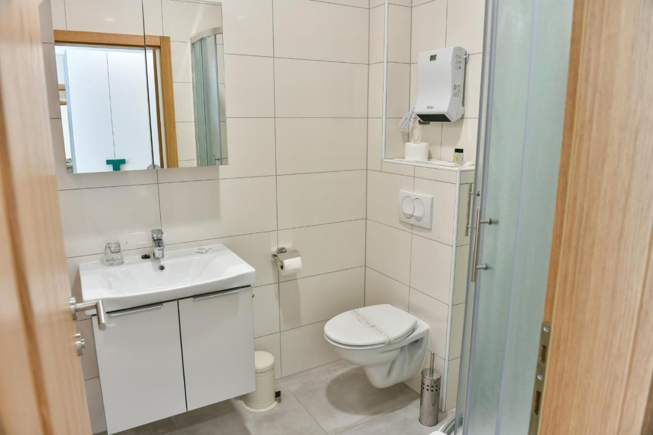 Hostel Green Donji Kraljevoc Eksteriør billede